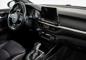 Подержанный автомобиль Kia Cerato Sedan 2021 года (7 фото)