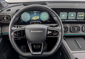 Подержанный автомобиль Jaecoo J8 2024 года (23 фото)