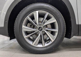 Подержанный автомобиль Hyundai Santa Fe 2018 года (11 фото)
