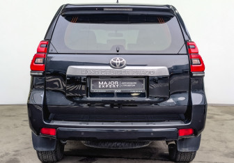 Подержанный автомобиль Toyota Land Cruiser Prado 2020 года (6 фото)