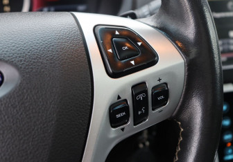Подержанный автомобиль Ford Explorer 2014 года (17 фото)