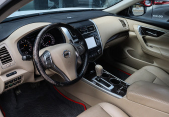 Подержанный автомобиль Nissan Teana 2014 года (12 фото)