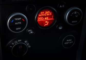 Подержанный автомобиль Suzuki Grand Vitara 2010 года (17 фото)