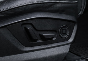 Подержанный автомобиль Audi Q8 2021 года (9 фото)