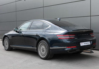 Подержанный автомобиль Genesis G80 2022 года (7 фото)