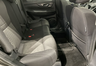 Подержанный автомобиль Nissan X-Trail 2018 года (11 фото)