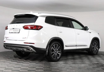 Подержанный автомобиль Chery Tiggo 8 Pro 2023 года (5 фото)