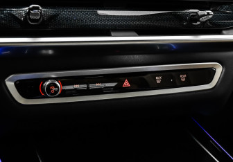 Подержанный автомобиль BMW X5 2024 года (21 фото)