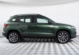 Подержанный автомобиль Skoda Karoq 2021 года (4 фото)