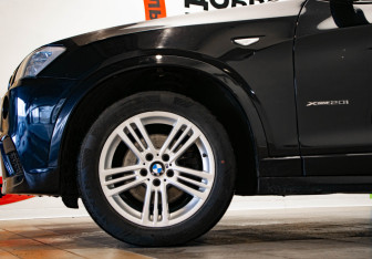 Подержанный автомобиль BMW X3 2012 года (34 фото)