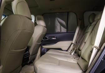 Подержанный автомобиль Toyota Land Cruiser Suv 2021 года (11 фото)