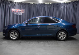 Подержанный автомобиль Skoda Superb Liftback 2021 года (8 фото)
