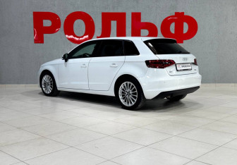Подержанный автомобиль Audi A3 Hatchback 2014 года (7 фото)