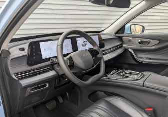 Подержанный автомобиль Exeed LX 2023 года (16 фото)