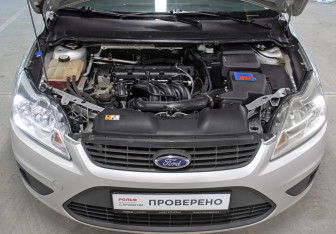 Подержанный автомобиль Ford Focus Sedan 2010 года (9 фото)