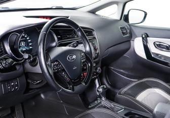 Подержанный автомобиль Kia Ceed Hatchback 2018 года (12 фото)