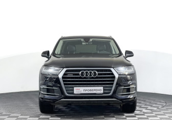 Подержанный автомобиль Audi Q7 2016 года (20 фото)