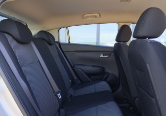 Подержанный автомобиль Kia Rio Hatchback 2018 года (26 фото)