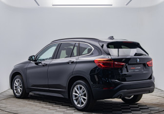 Подержанный автомобиль BMW X1 2019 года (3 фото)