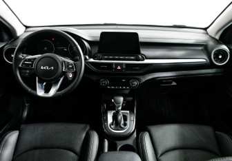 Подержанный автомобиль Kia Cerato Sedan 2022 года (8 фото)
