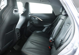 Подержанный автомобиль Omoda C5 2023 года (10 фото)