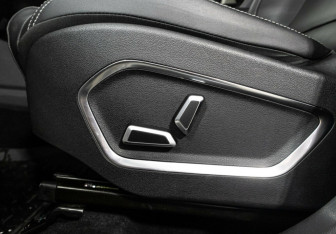 Подержанный автомобиль Geely Atlas Pro 2022 года (18 фото)