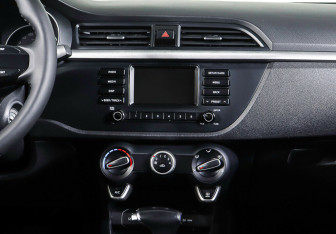 Подержанный автомобиль Kia Rio Sedan 2017 года (15 фото)