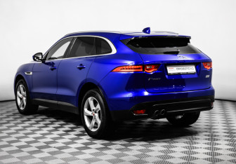 Подержанный автомобиль Jaguar F-Pace 2018 года (7 фото)