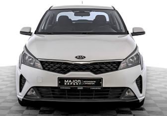 Подержанный автомобиль Kia Rio Sedan 2021 года (2 фото)