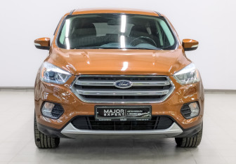 Подержанный автомобиль Ford Kuga 2017 года (2 фото)
