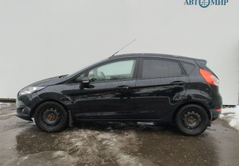 Подержанный автомобиль Ford Fiesta Hatchback 2016 года (5 фото)