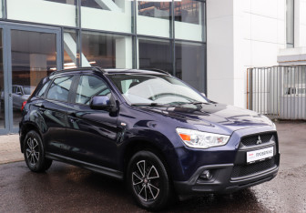 Подержанный автомобиль Mitsubishi ASX 2011 года (3 фото)