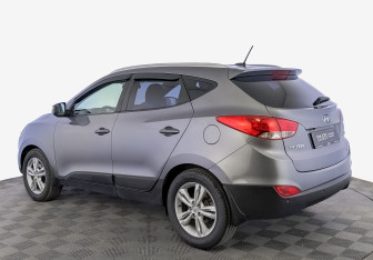 Подержанный автомобиль Hyundai ix35 2013 года (7 фото)