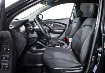Подержанный автомобиль Hyundai ix35 2013 года (15 фото)