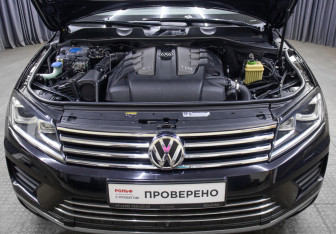 Подержанный автомобиль Volkswagen Touareg 2015 года (9 фото)