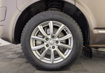Подержанный автомобиль Volkswagen Multivan 2012 года (12 фото)