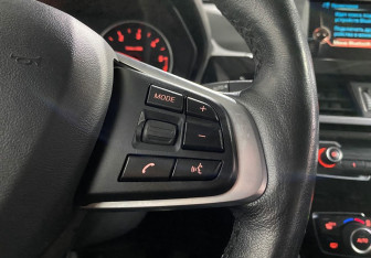 Подержанный автомобиль BMW X1 2017 года (17 фото)