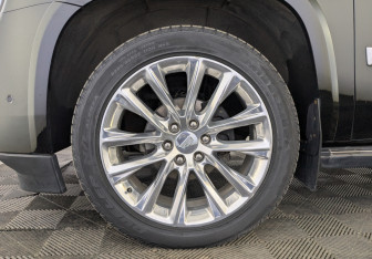 Подержанный автомобиль Cadillac Escalade Suv 2019 года (19 фото)