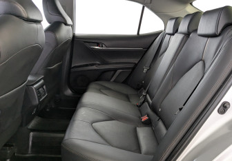 Подержанный автомобиль Toyota Camry Sedan 2019 года (18 фото)