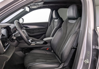 Подержанный автомобиль Geely Monjaro 2024 года (19 фото)