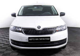 Подержанный автомобиль Skoda Rapid Liftback 2016 года (2 фото)