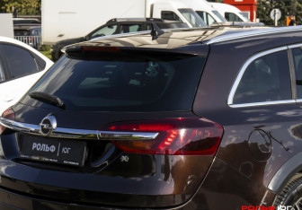 Подержанный автомобиль Opel Insignia Wagon 2014 года (27 фото)