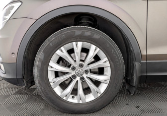 Подержанный автомобиль Volkswagen Tiguan 2017 года (18 фото)