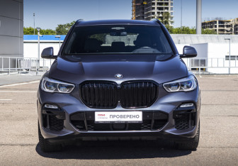 Подержанный автомобиль BMW X5 2019 года (2 фото)