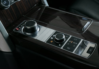 Подержанный автомобиль Land Rover Range Rover 2014 года (19 фото)
