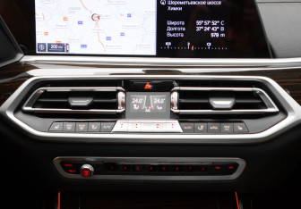 Подержанный автомобиль BMW X7 2019 года (21 фото)