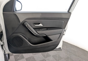 Подержанный автомобиль Renault Duster 2021 года (24 фото)