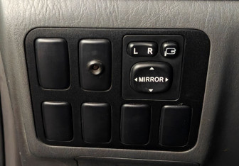 Подержанный автомобиль Toyota Land Cruiser Prado 2008 года (15 фото)