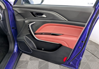 Подержанный автомобиль FAW Bestune T77 2022 года (26 фото)