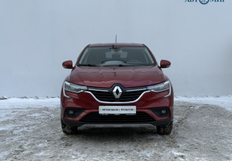 Подержанный автомобиль Renault Arkana 2021 года (2 фото)